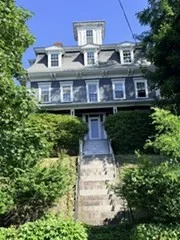 1 bed, 1 bath apartment for rent at 31 Prospect St Unit 3, Marblehead — photo 1 of 23