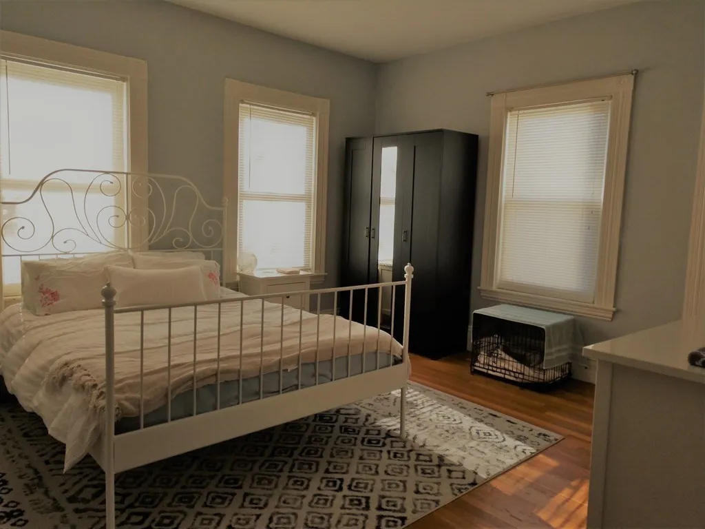 2 bed, 1 bath apartment for rent at 31 Prospect Street Ave Unit 1, Banks Square — photo 5 of 7
