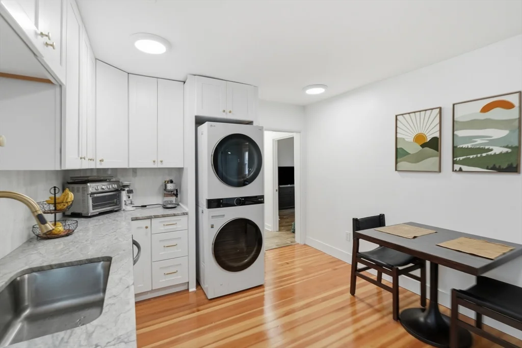 2 bed, 1 bath apartment for rent at 31 Quimby St Unit 31, East Watertown — photo 3 of 24