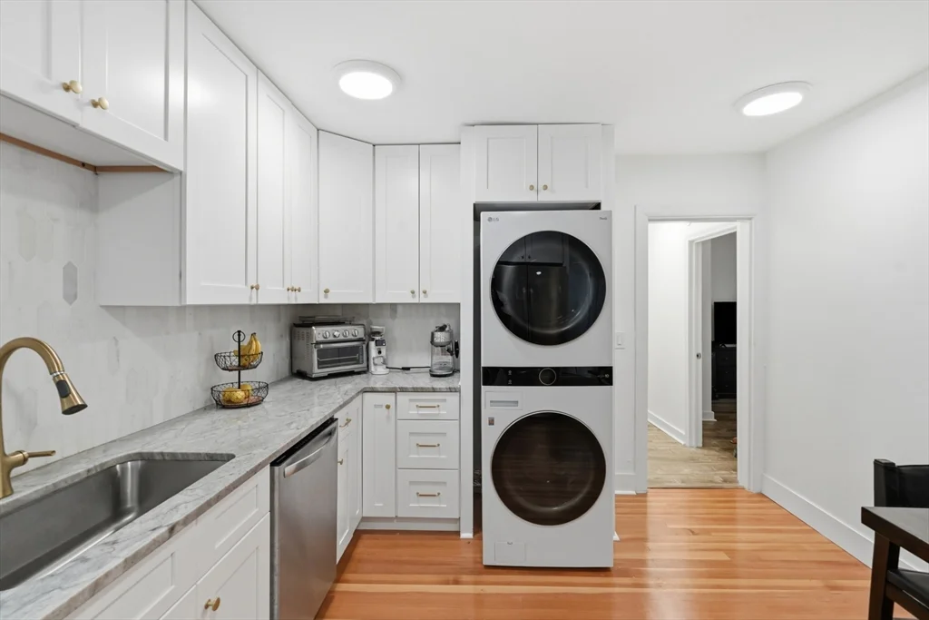 2 bed, 1 bath apartment for rent at 31 Quimby St Unit 31, East Watertown — photo 5 of 24