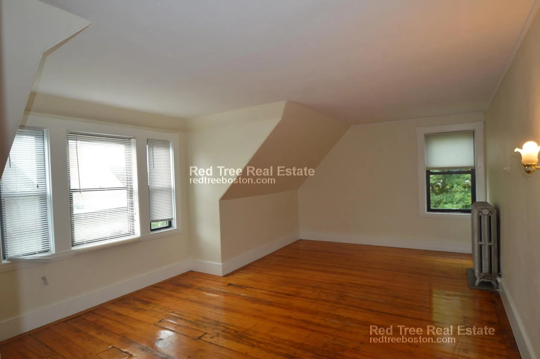 6 bed, 2.5 bath apartment for rent at 31 Quint Ave Unit House, Brighton — photo 4 of 19