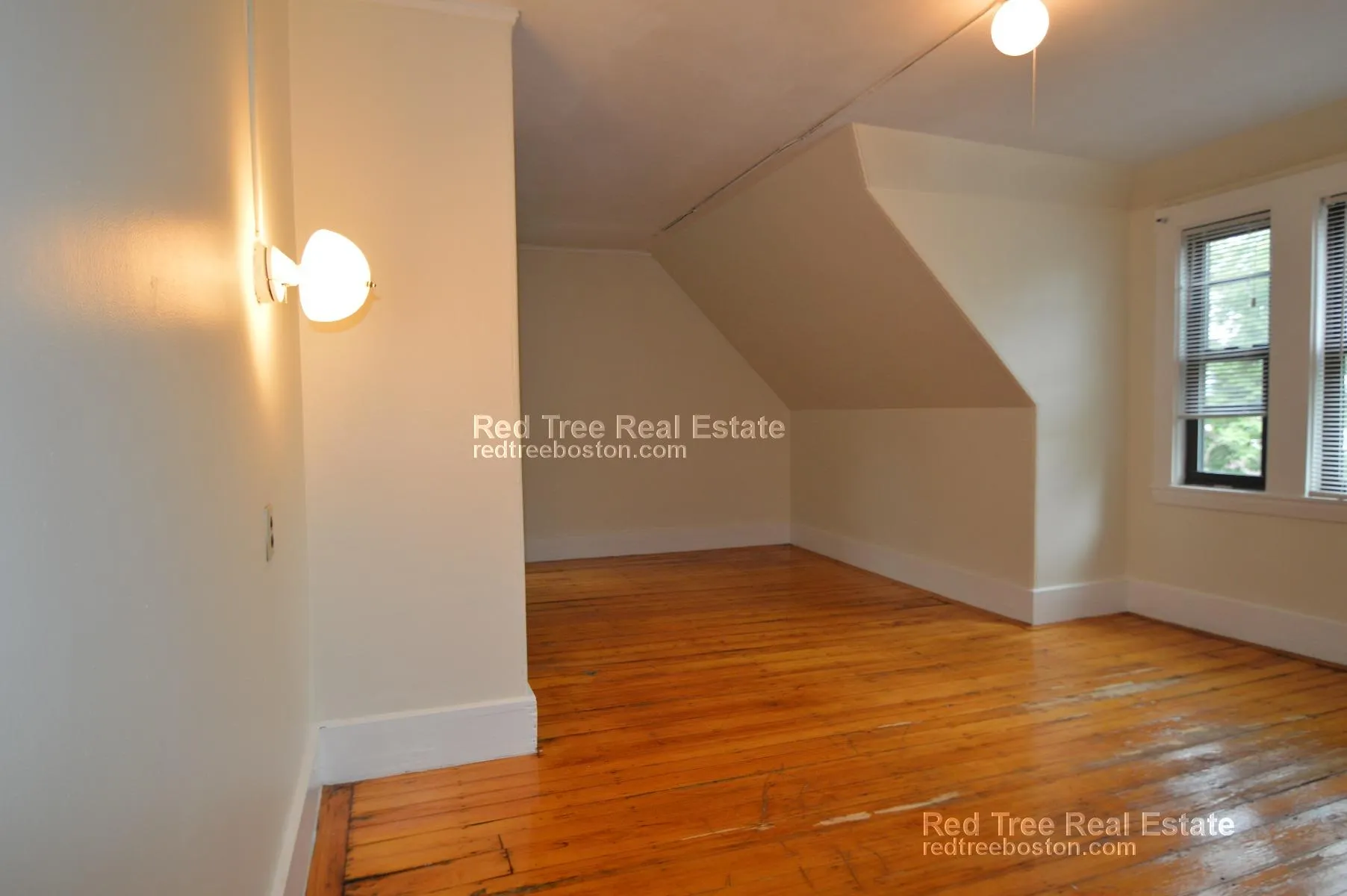 6 bed, 2.5 bath apartment for rent at 31 Quint Ave Unit House, Brighton — photo 3 of 19