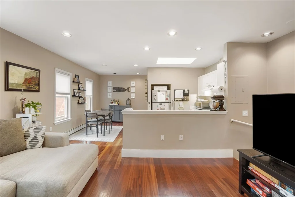 2 bed, 1 bath apartment for rent at 31 Regent St Unit 3R, Porter Square — photo 5 of 29