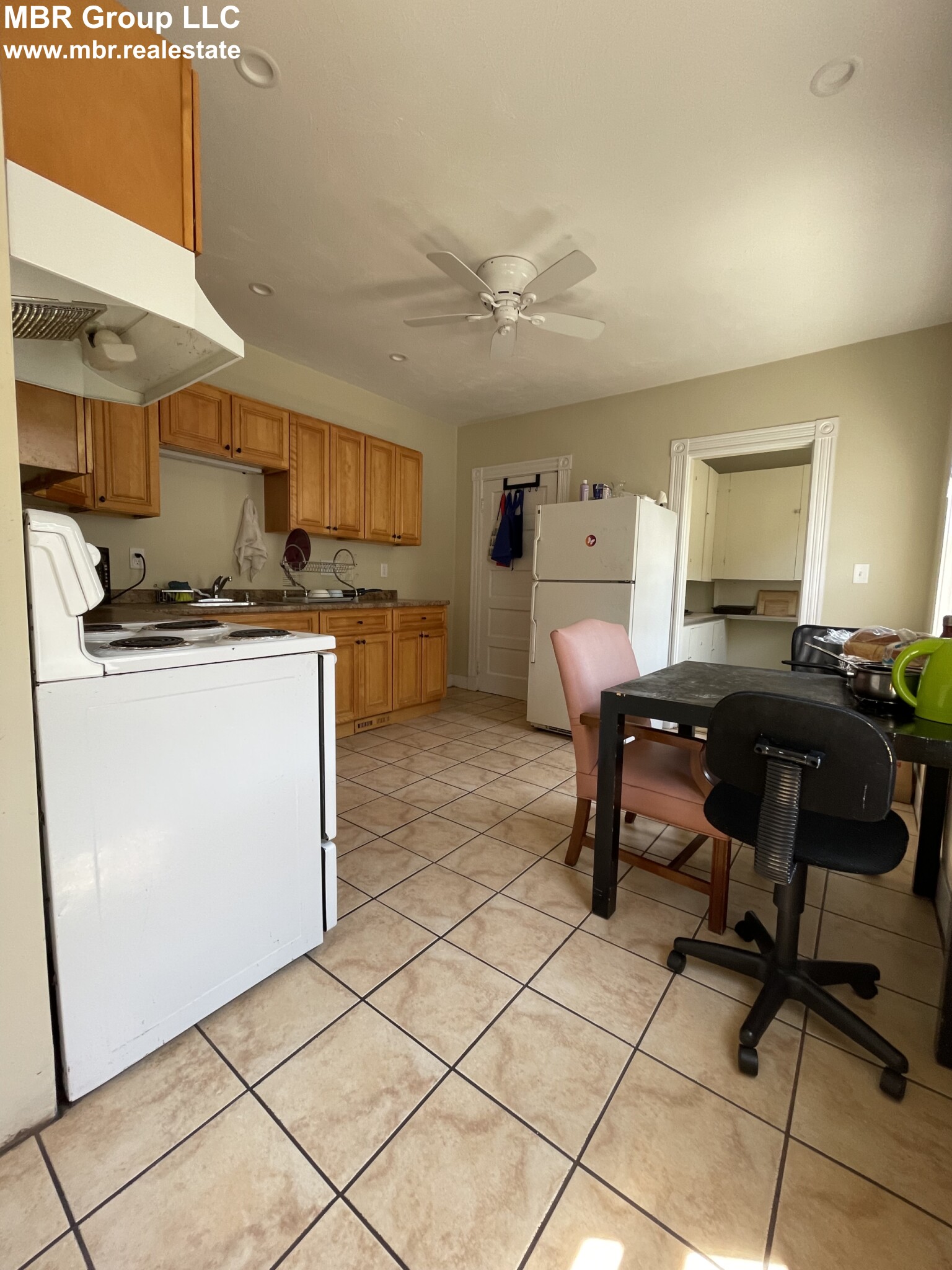 4 bed, 1 bath apartment for rent at 31 Rich St Unit 33-1, Banks Square — photo 5 of 19