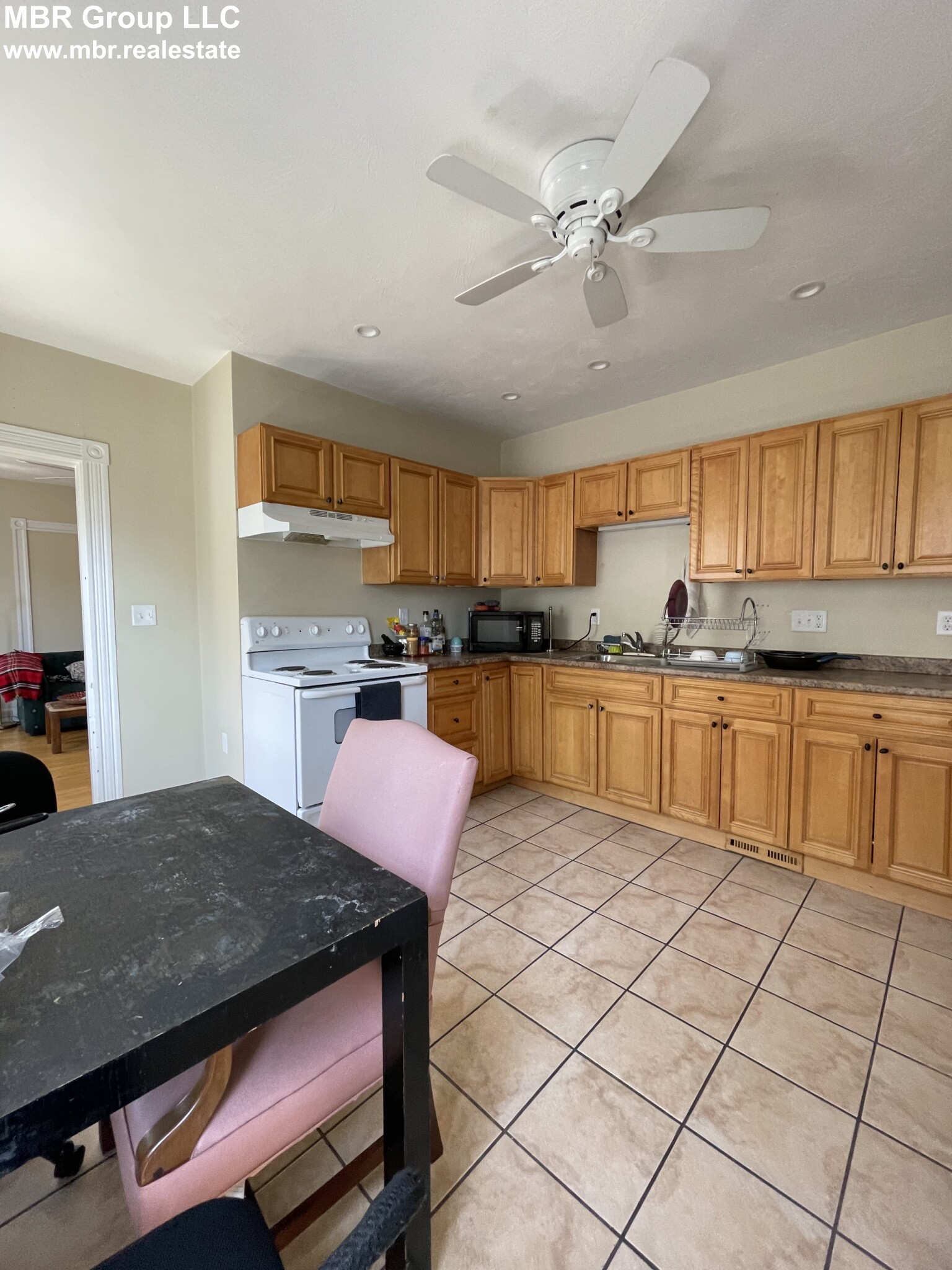 4 bed, 1 bath apartment for rent at 31 Rich St Unit 33-1, Banks Square — photo 8 of 19