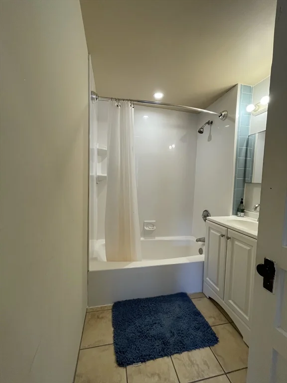 4 bed, 1 bath apartment for rent at 31 Rich Unit 1, Waltham — photo 3 of 19