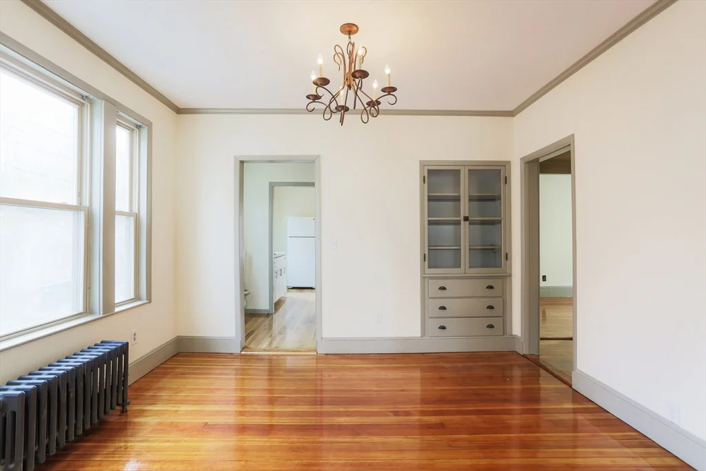 2 bed, 1 bath apartment for rent at 31 Roslyn Unit 1, Salem — photo 5 of 12