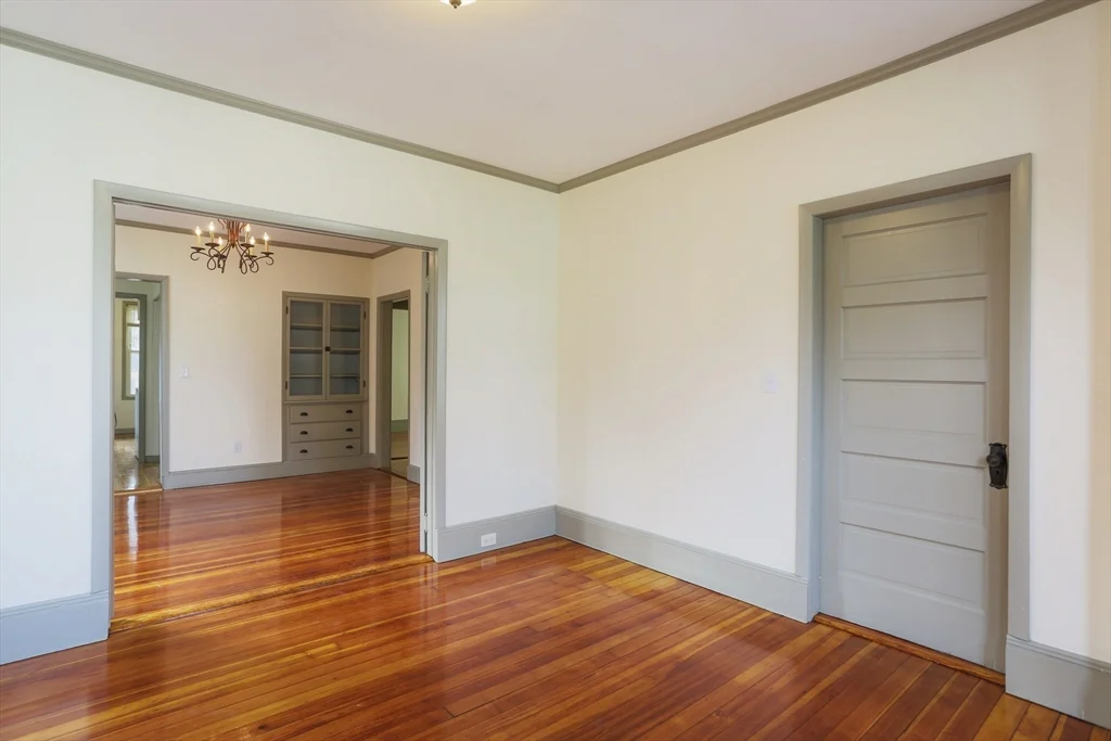 2 bed, 1 bath apartment for rent at 31 Roslyn Unit 1, Salem — photo 4 of 12