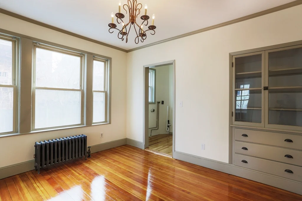 2 bed, 1 bath apartment for rent at 31 Roslyn Unit 1, Salem — photo 6 of 12