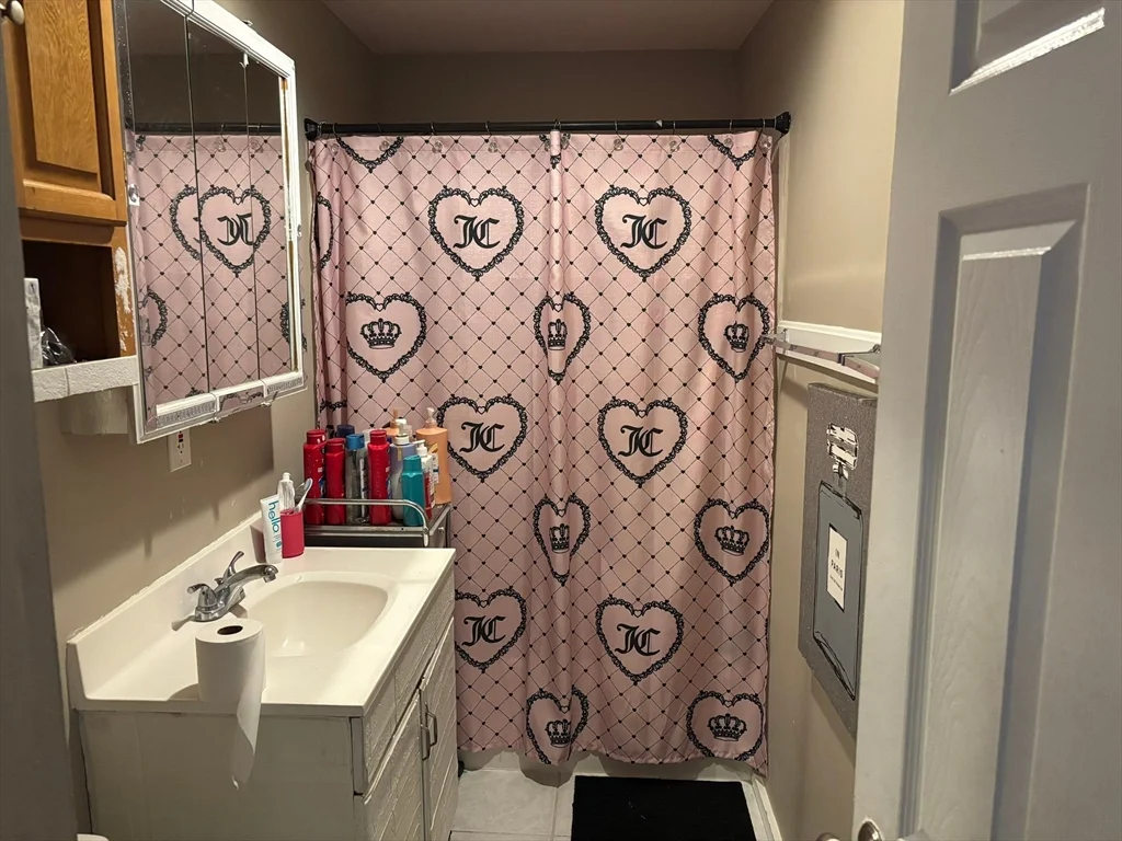 2 bed, 1 bath apartment for rent at 31 S Stowell St Unit 1R, Worcester — photo 11 of 24