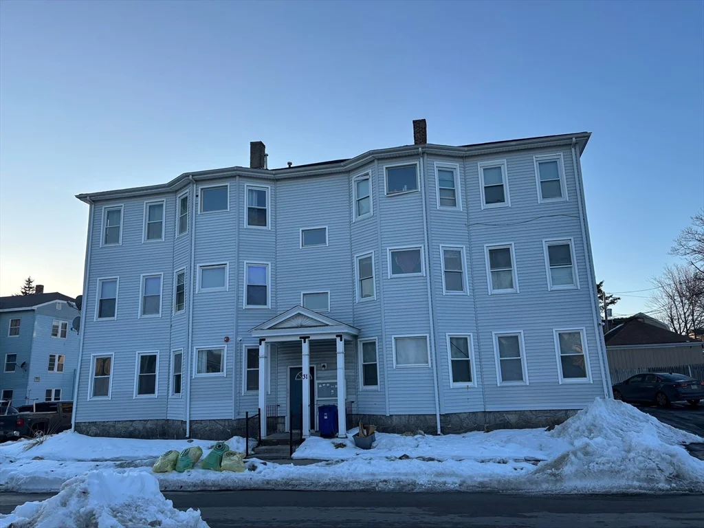2 bed, 1 bath apartment for rent at 31 S Stowell St Unit 1R, Worcester — photo 5 of 24