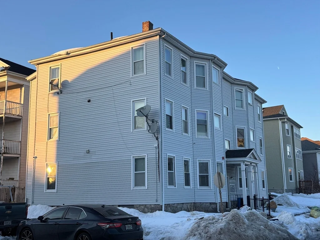 2 bed, 1 bath apartment for rent at 31 S Stowell St Unit 1R, Worcester — photo 9 of 24