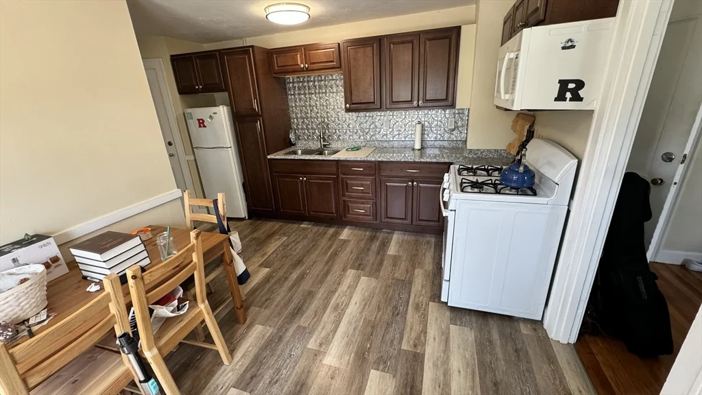 1 bed, 1 bath apartment for rent at 31 Safford Unit 3, Quincy — photo 2 of 8