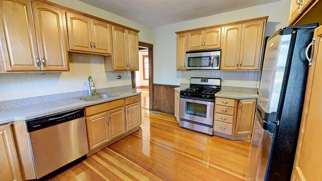 2 bed, 1 bath apartment for rent at 31 Samoset St Unit 1, Dorchester — photo 4 of 20