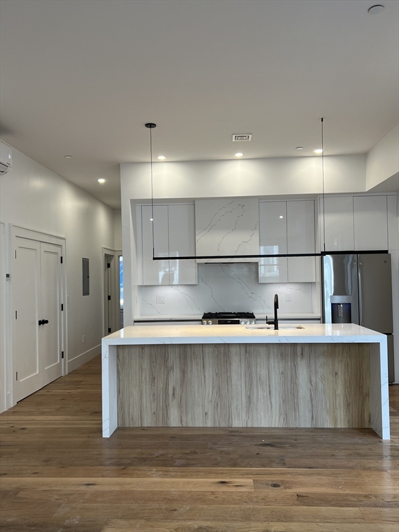 2 bed, 2 bath apartment for rent at 31 Savin Hill Ave Unit 1, Dorchester — photo 4 of 14