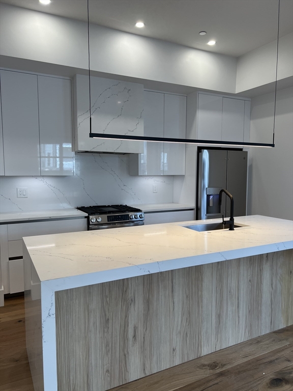2 bed, 2 bath apartment for rent at 31 Savin Hill Ave Unit 1, Dorchester
