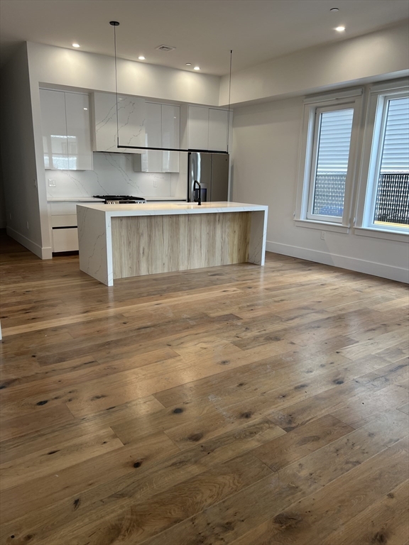 2 bed, 2 bath apartment for rent at 31 Savin Hill Ave Unit 2, Dorchester — photo 2 of 18