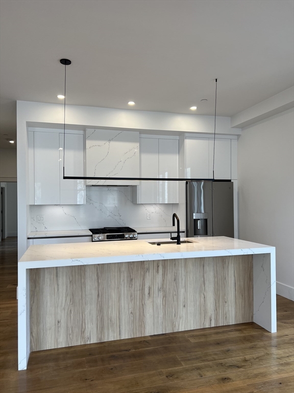 2 bed, 2 bath apartment for rent at 31 Savin Hill Ave Unit 2, Dorchester