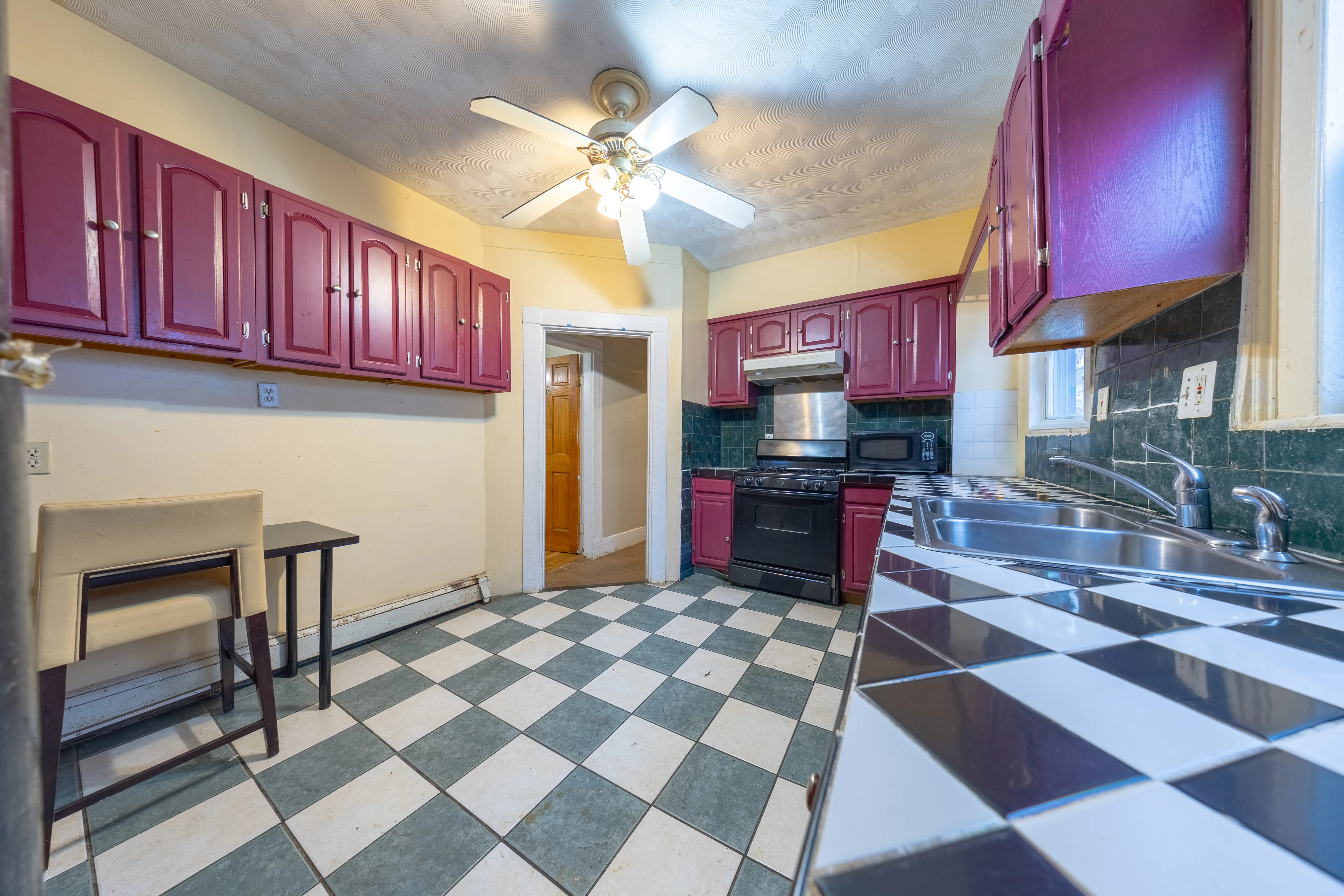 6 bed, 2.5 bath apartment for rent at 31 Seattle St Unit 1, Allston — photo 16 of 31