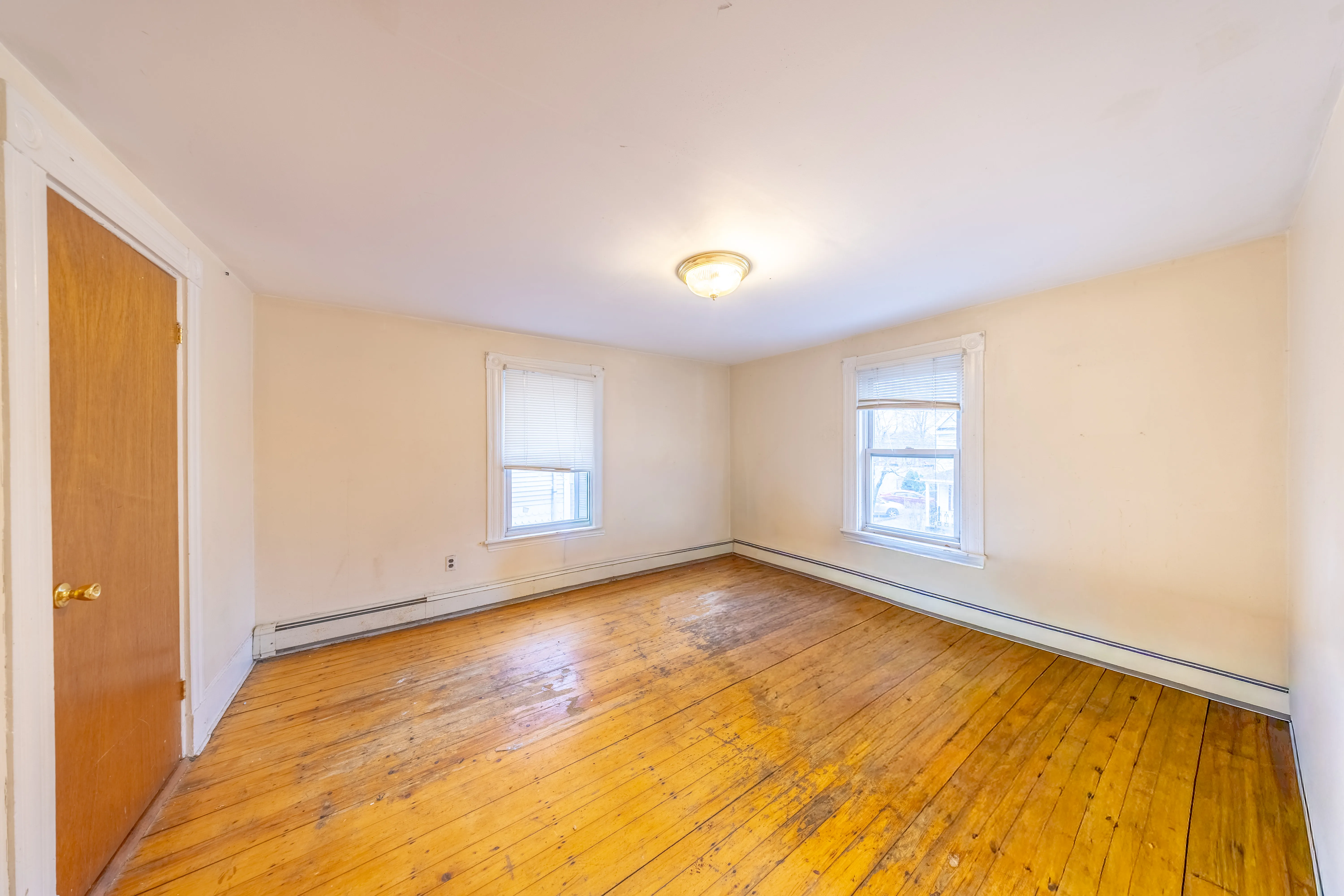 6 bed, 2.5 bath apartment for rent at 31 Seattle St Unit 1, Allston — photo 18 of 31