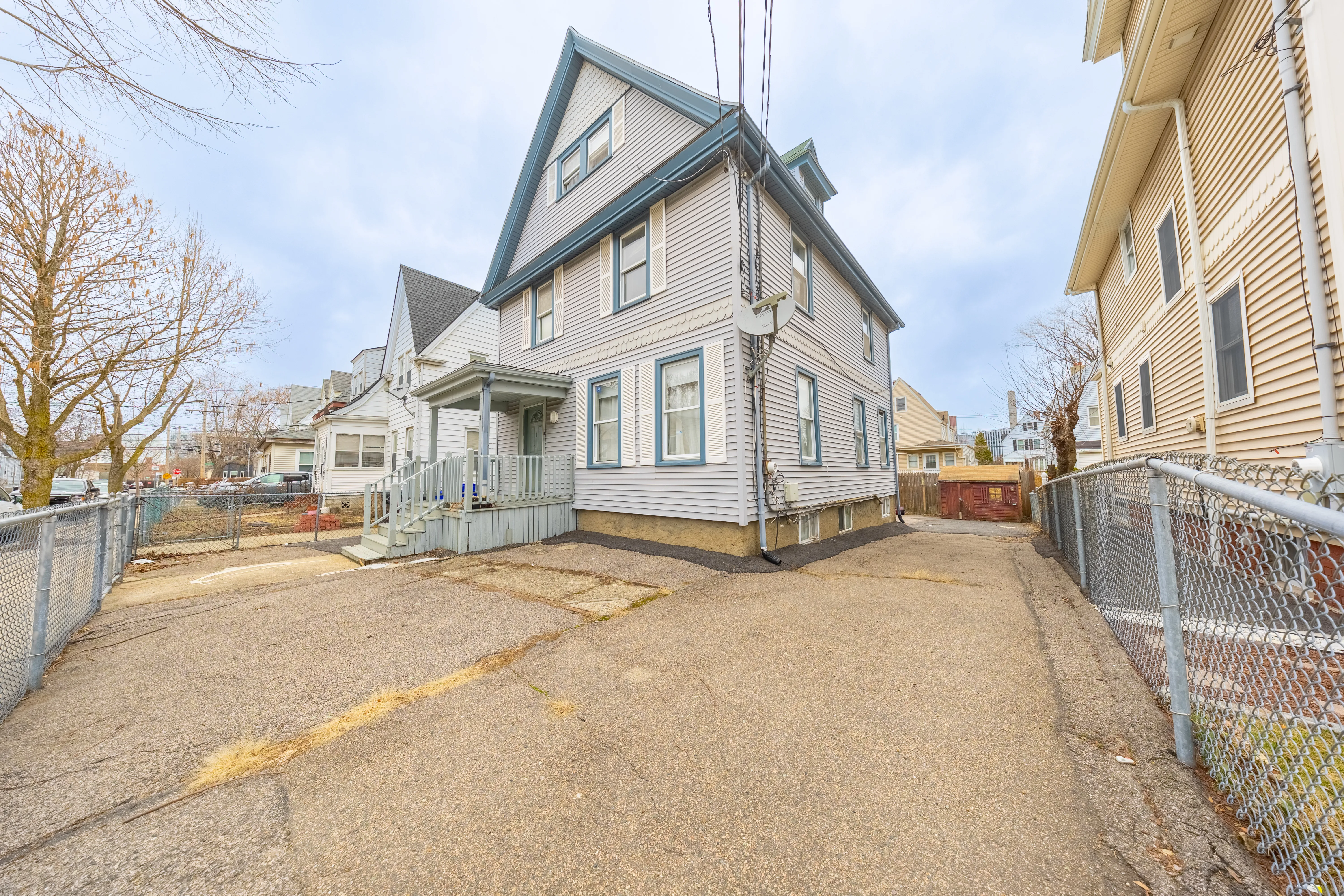 6 bed, 2.5 bath apartment for rent at 31 Seattle St Unit 1, Allston — photo 2 of 31