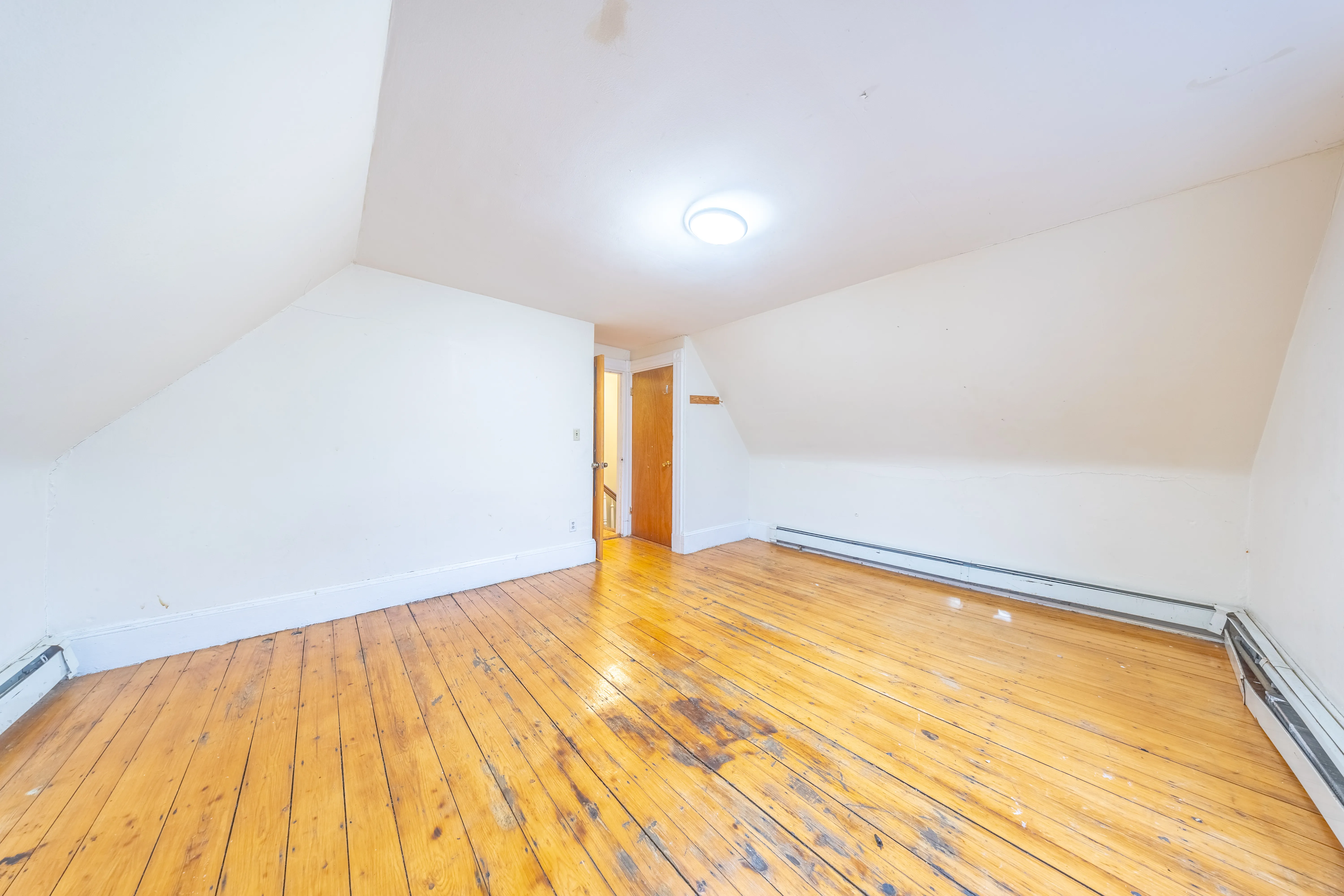6 bed, 2.5 bath apartment for rent at 31 Seattle St Unit 1, Allston — photo 28 of 31