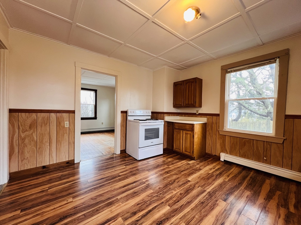 3 bed, 1 bath apartment for rent at 31 Seaview St Unit 1, Plymouth — photo 7 of 20