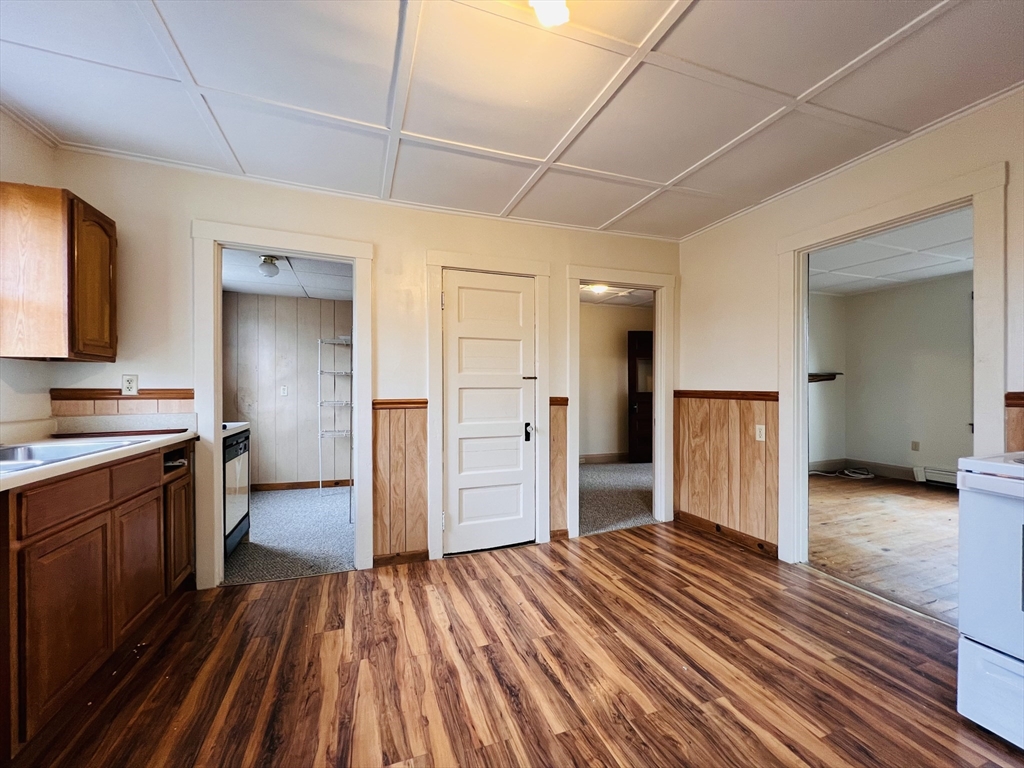 3 bed, 1 bath apartment for rent at 31 Seaview St Unit 1, Plymouth — photo 6 of 20