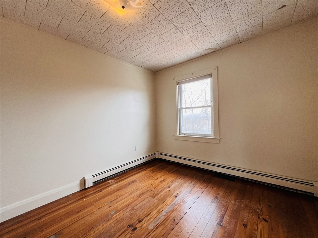 3 bed, 1 bath apartment for rent at 31 Seaview St Unit 1, Plymouth — photo 14 of 20