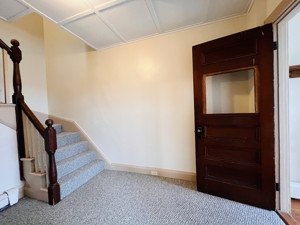 3 bed, 1 bath apartment for rent at 31 Seaview St Unit 1, Plymouth — photo 3 of 20
