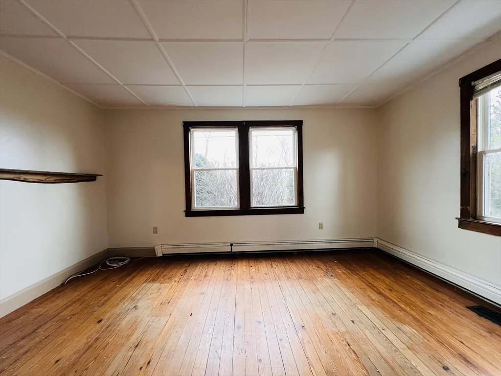 3 bed, 1 bath apartment for rent at 31 Seaview St Unit 2, Plymouth — photo 9 of 20