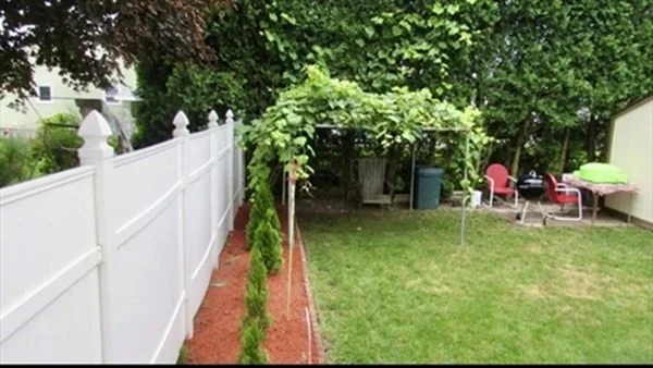 3 bed, 1 bath apartment for rent at 31 Sharp Unit 1, New Bedford — photo 3 of 16