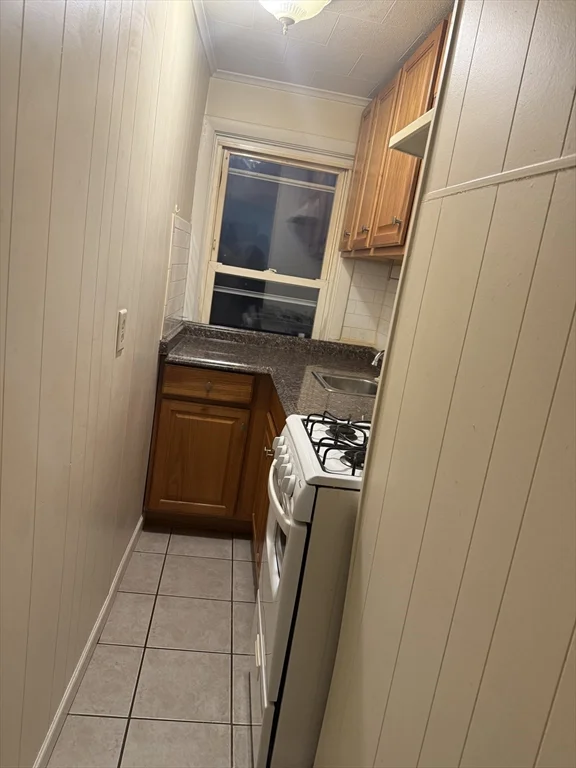 1 bed, 1 bath apartment for rent at 31 Sidney St Unit 4, New Bedford — photo 4 of 4