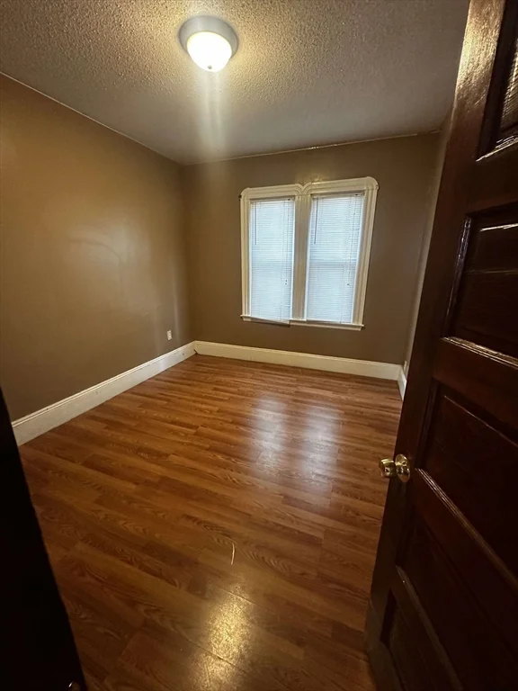 3 bed, 1 bath apartment for rent at 31 Sidney Unit 1, New Bedford — photo 7 of 8