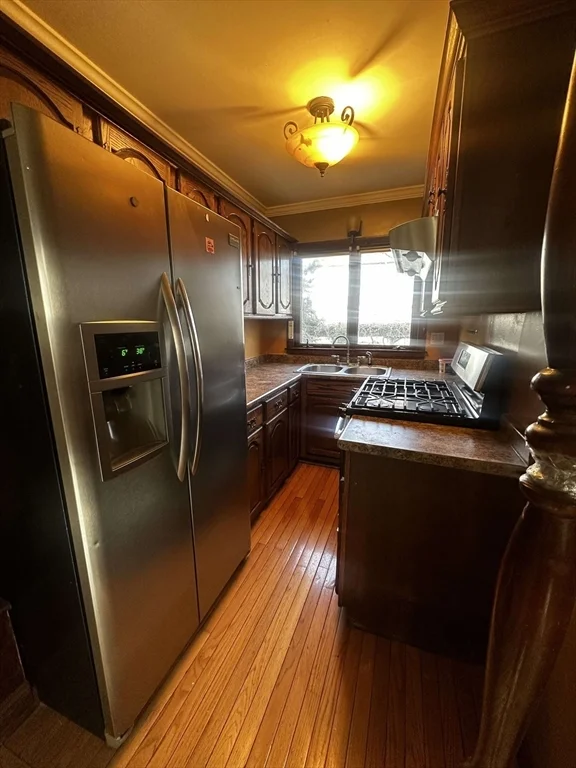 3 bed, 1 bath apartment for rent at 31 Sidney Unit 1, New Bedford — photo 4 of 8