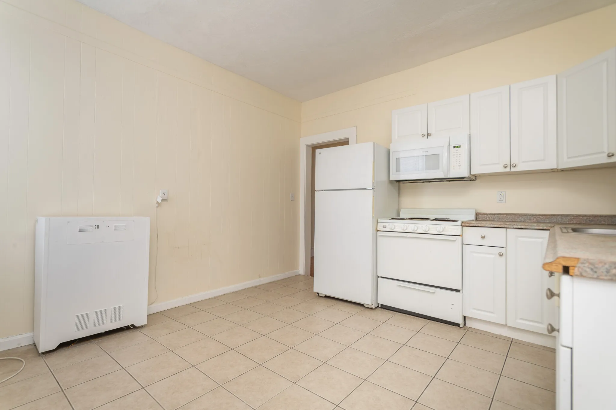 2 bed, 1 bath apartment for rent at 31 South St Unit 6, Brighton — photo 2 of 9