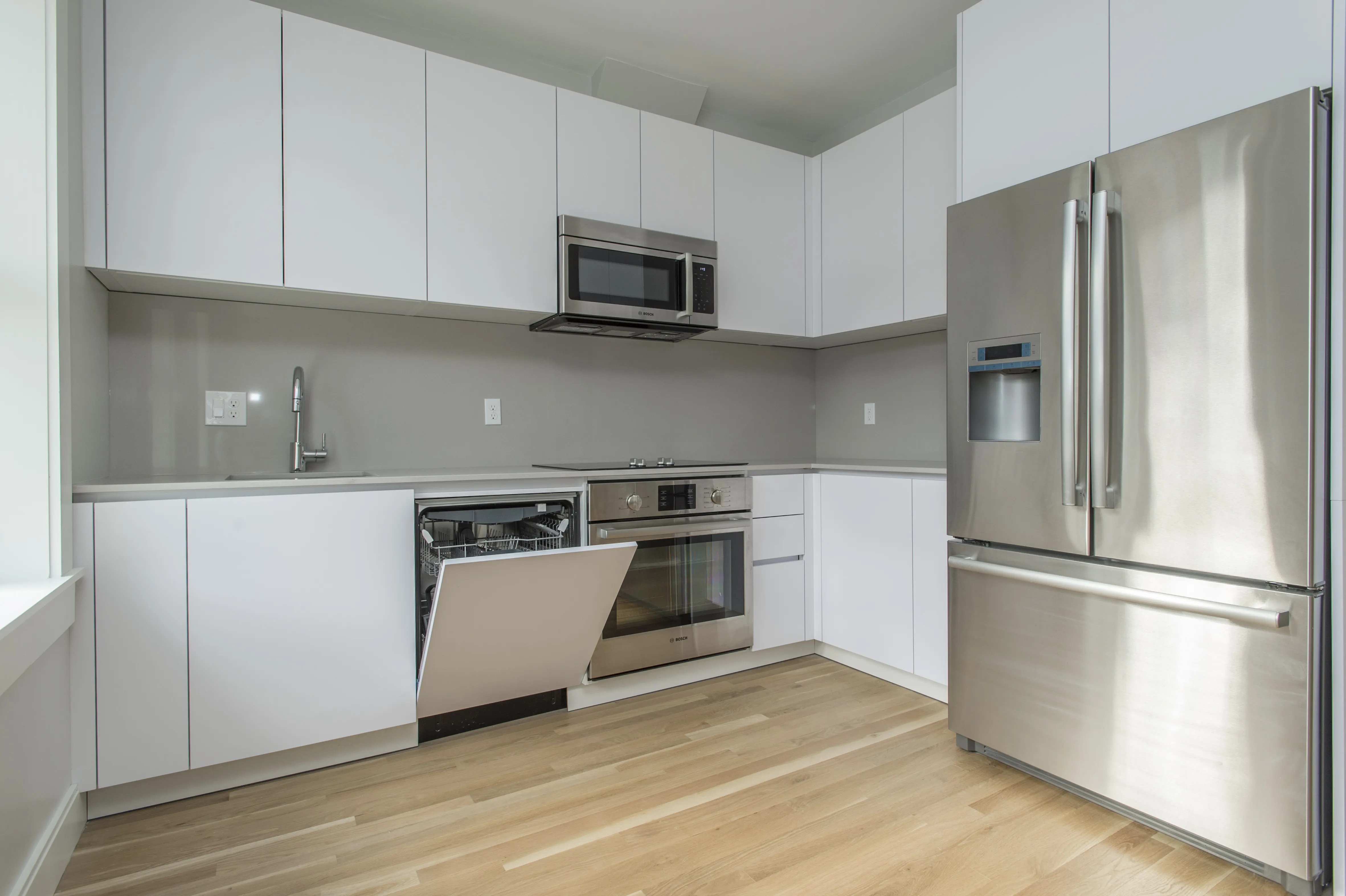 3 bed, 1 bath apartment for rent at 31 South St Unit 7, Brighton — photo 3 of 13