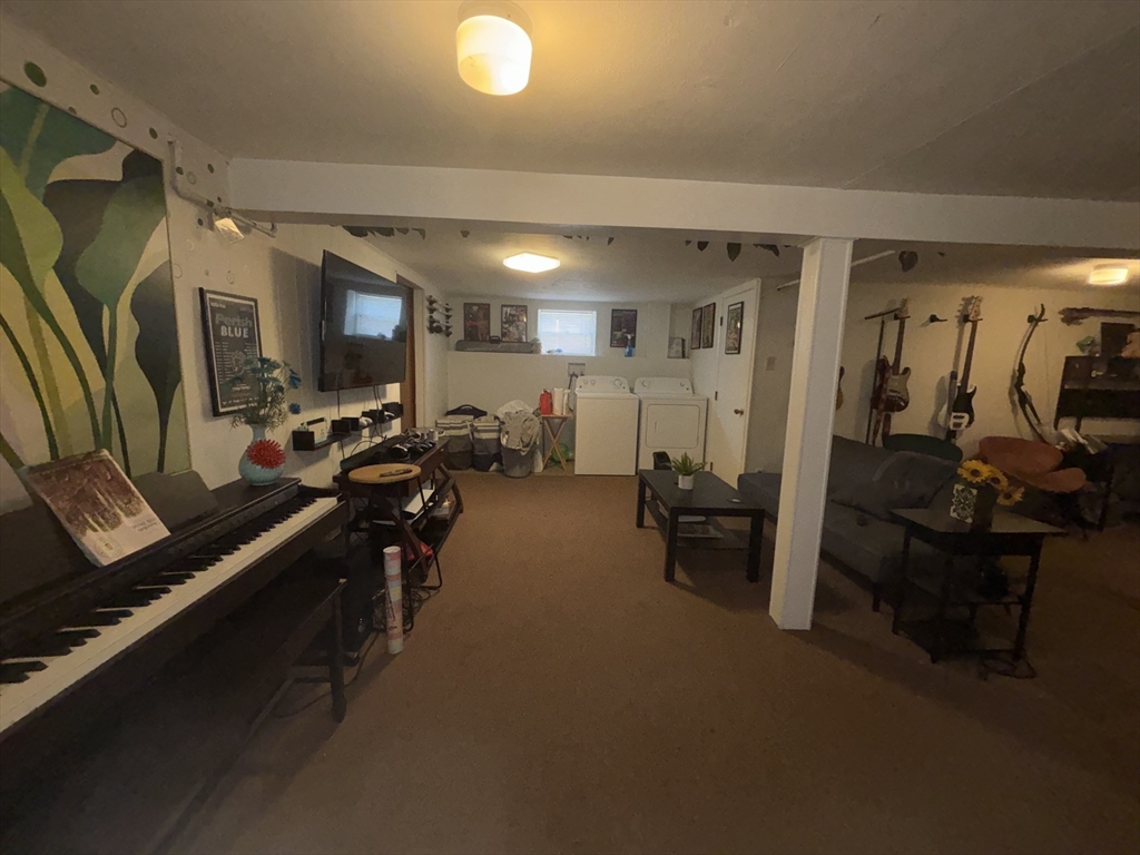 4 bed, 2 bath apartment for rent at 31 Stearns Rd, West Roxbury — photo 18 of 24