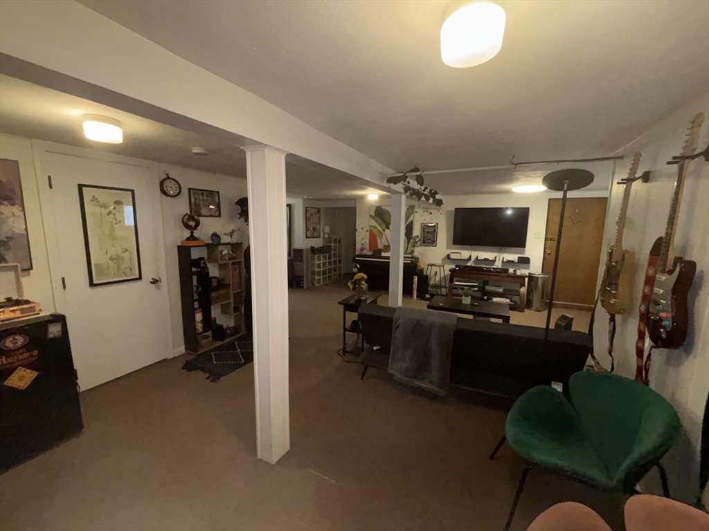 4 bed, 2 bath apartment for rent at 31 Stearns Rd, West Roxbury — photo 17 of 24