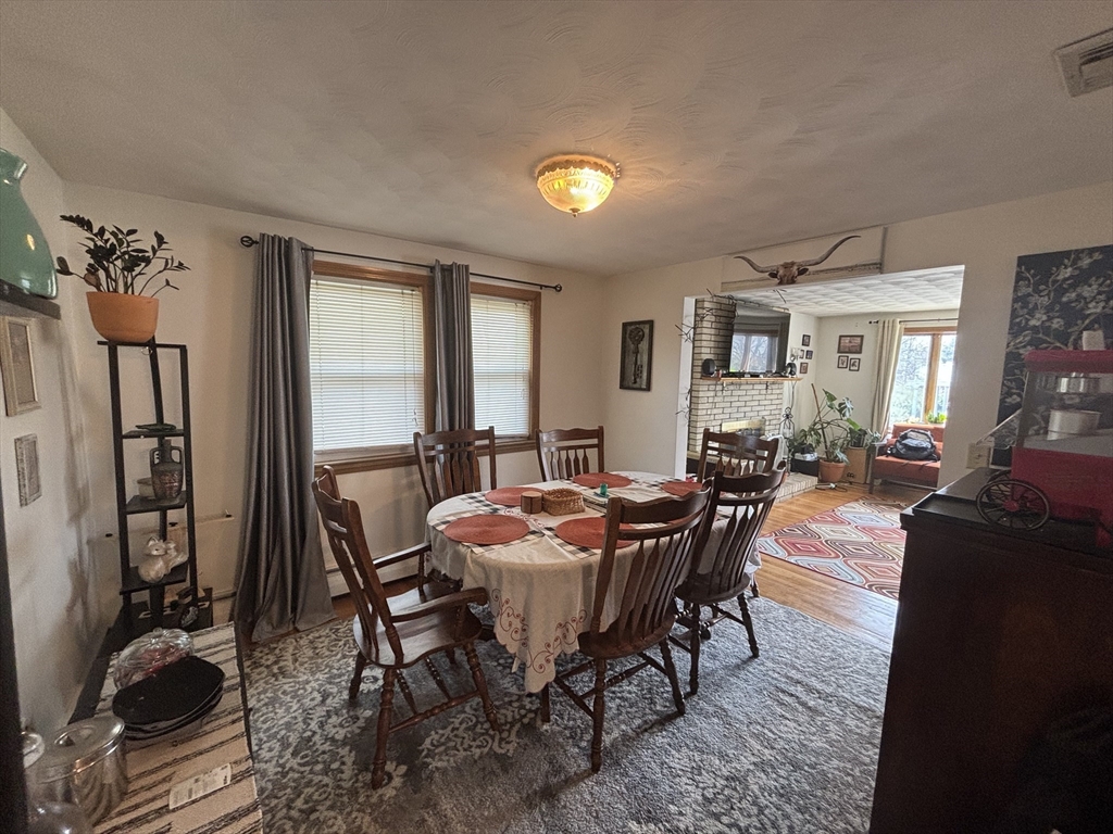 4 bed, 2 bath apartment for rent at 31 Stearns Rd, West Roxbury — photo 4 of 24