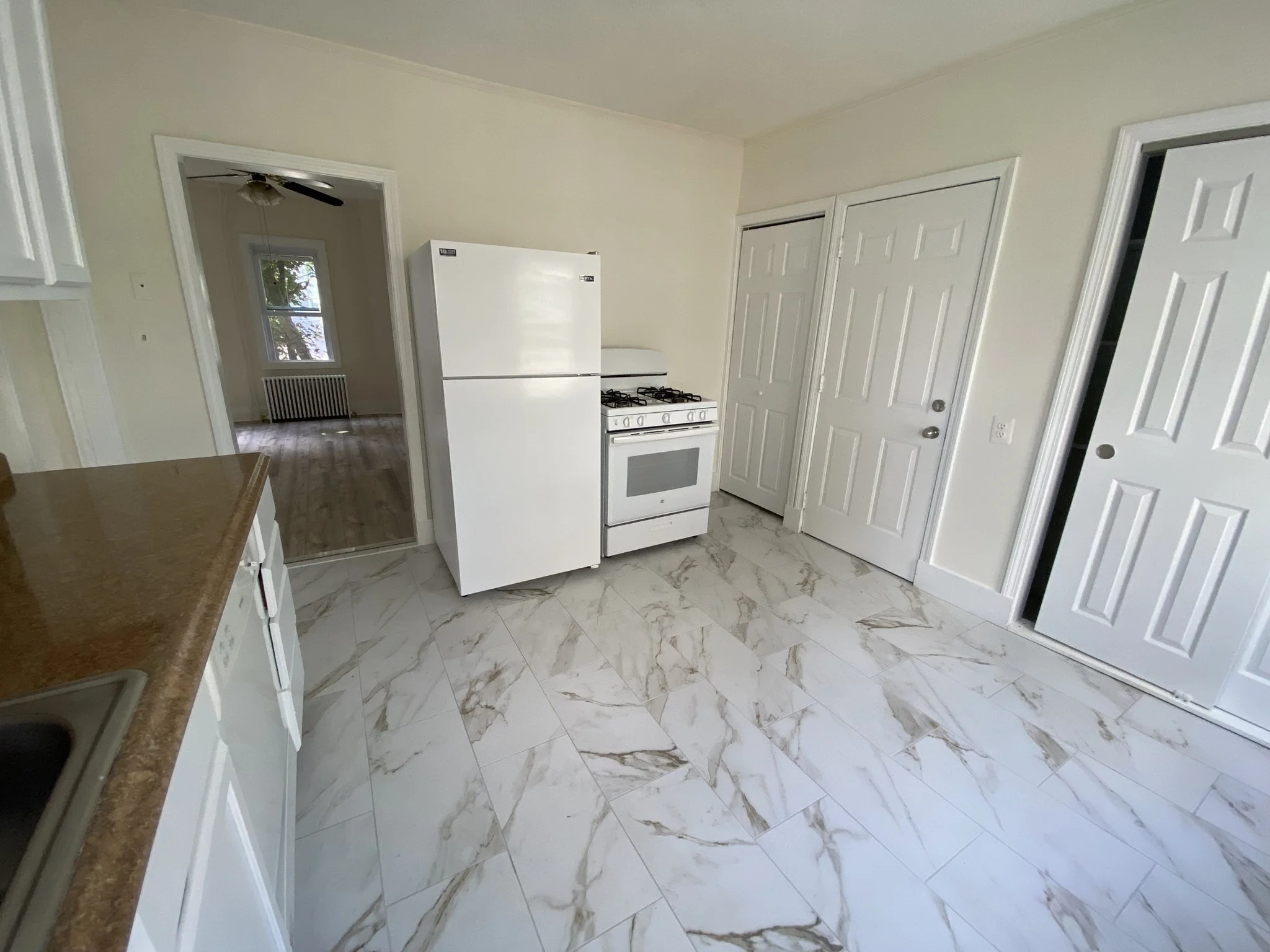2 bed, 1 bath apartment for rent at 31 Stevenson Ave Unit 1-1, Everett — photo 2 of 9