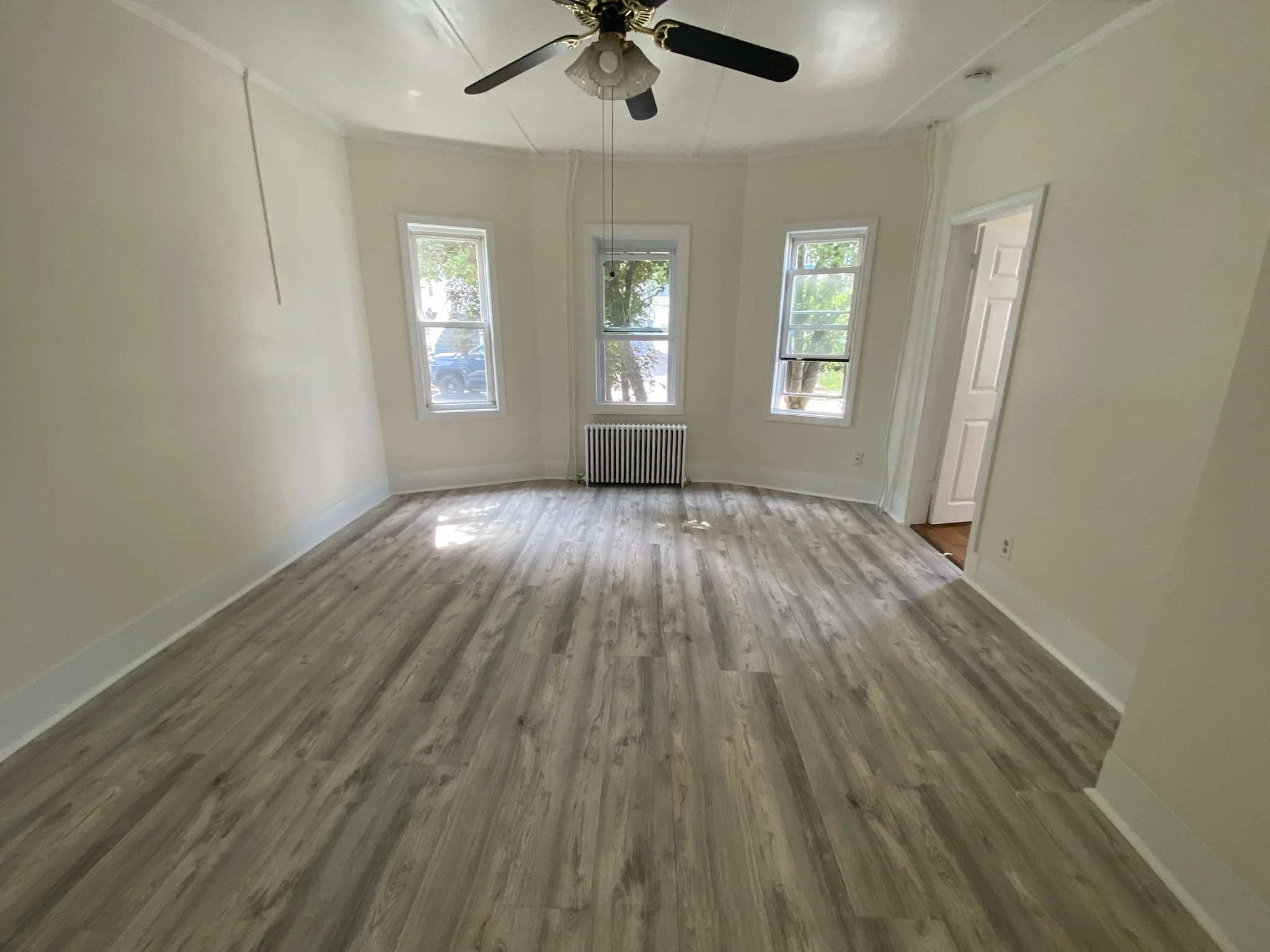 2 bed, 1 bath apartment for rent at 31 Stevenson Ave Unit 1-1, Everett — photo 5 of 9