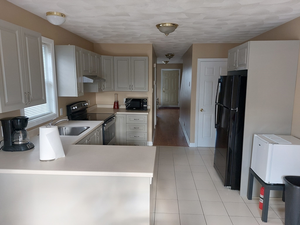 3 bed, 3 bath apartment for rent at 31 Tapley Ave Unit 2, Revere — photo 6 of 24