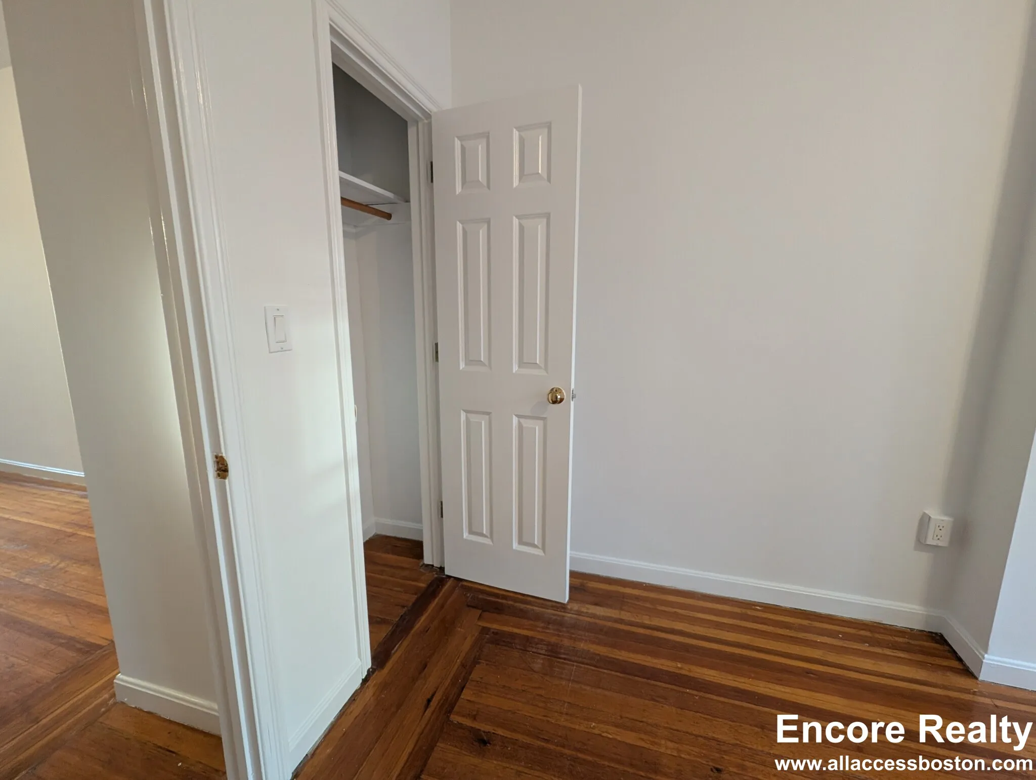 2 bed, 1 bath apartment for rent at 31 Temple St Unit 4F, Beacon Hill — photo 3 of 10