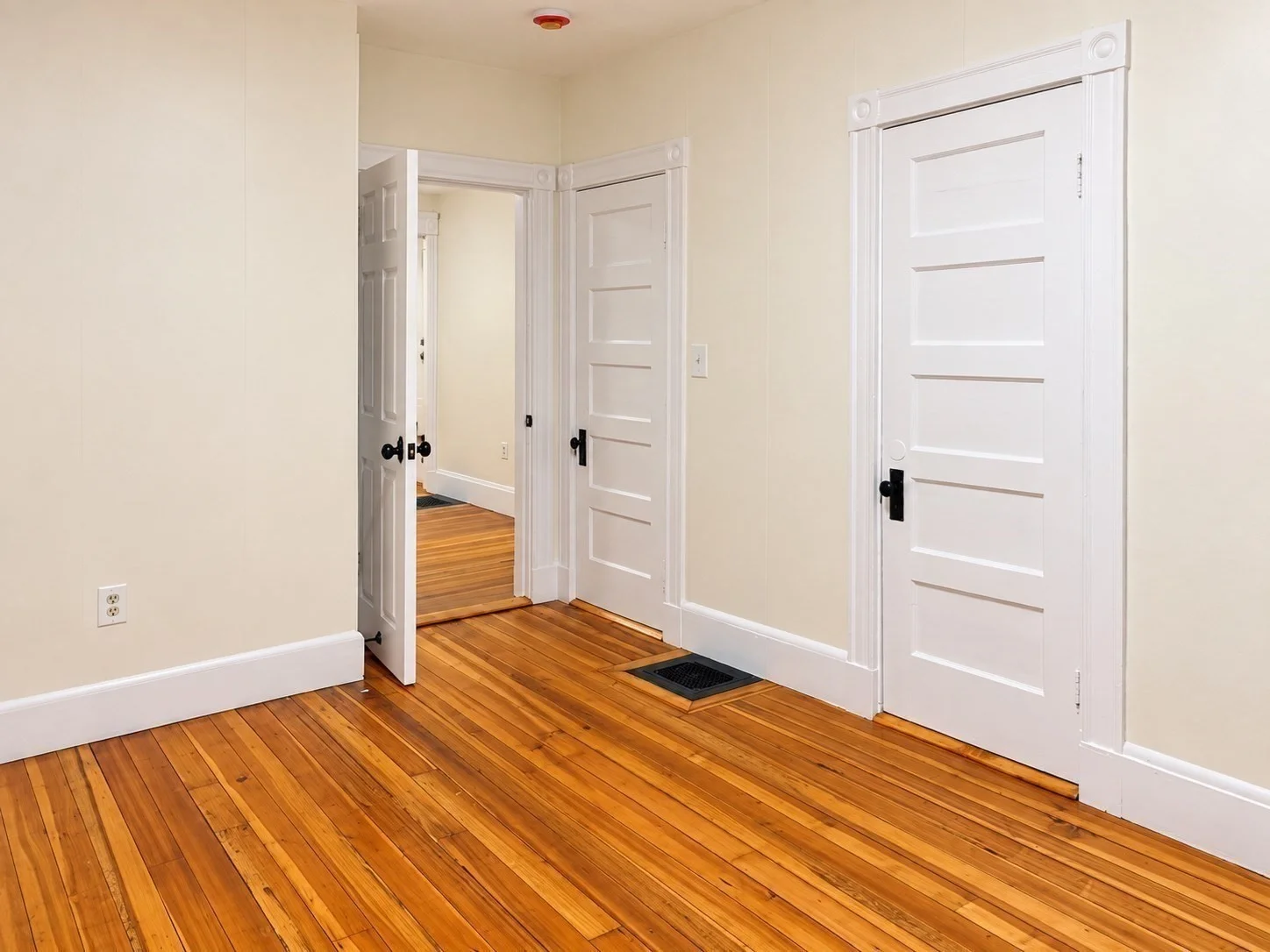 3 bed, 1 bath apartment for rent at 31 Torrey St Unit 1, Dorchester — photo 7 of 11