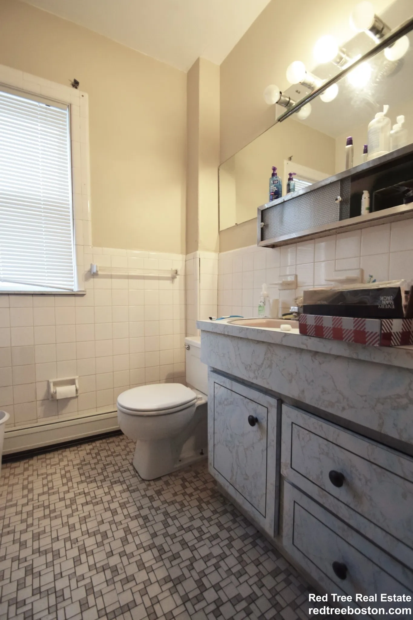 4 bed, 2 bath apartment for rent at 31 Wade St Unit Left, Brighton — photo 10 of 13