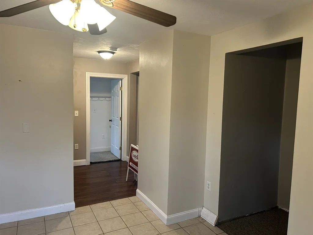 3 bed, 1 bath apartment for rent at 31 Wellington St Unit 1, Medway — photo 6 of 17