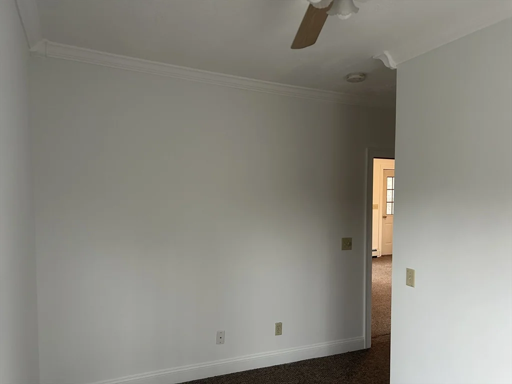 2 bed, 1 bath apartment for rent at 31 Wellington St Unit 2, Medway — photo 11 of 14