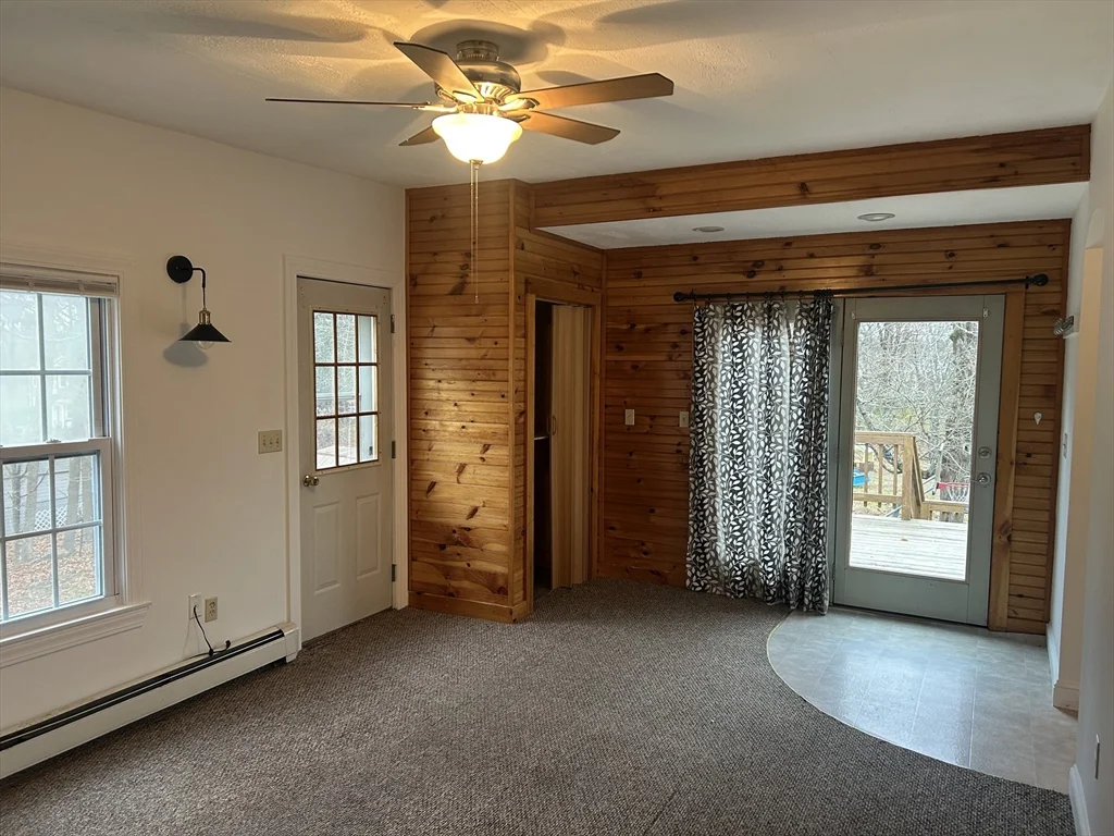 2 bed, 1 bath apartment for rent at 31 Wellington St Unit 2, Medway — photo 6 of 14