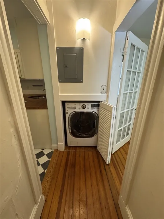 2 bed, 1 bath apartment for rent at 31 Westbourne Ter Unit 2, Corey Hill — photo 8 of 15